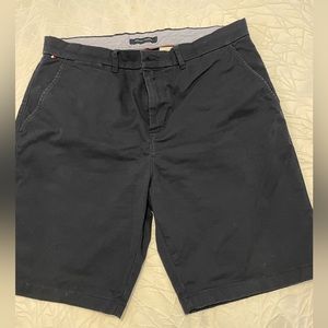 Tommy Hilfiger Classic Black Chino Shorts – Size 32 – Excellent Condition